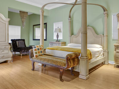 12121 70th Place N, West Palm Beach, FL 33412