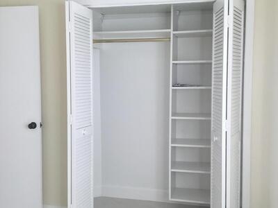 1094 Raintree Court, Palm Beach Gardens, FL 33410