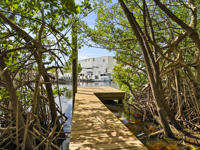 4832 SE Anchor Avenue SE, Stuart, FL 34997