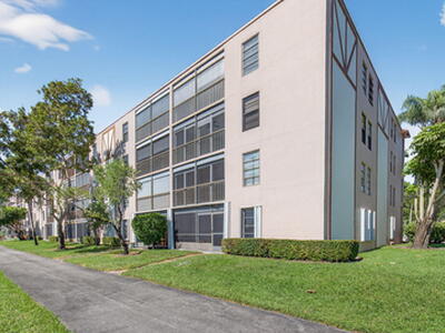 7340 Amberly Lane, Delray Beach, FL 33446