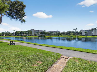 7340 Amberly Lane, Delray Beach, FL 33446