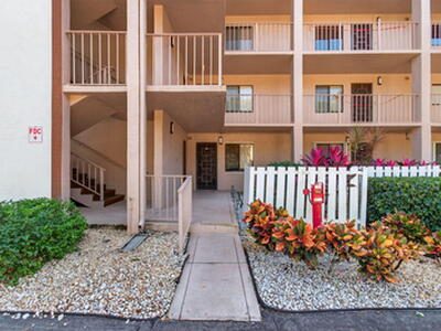 7340 Amberly Lane, Delray Beach, FL 33446