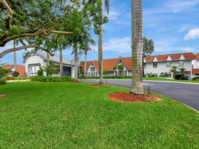 7340 Amberly Lane, Delray Beach, FL 33446