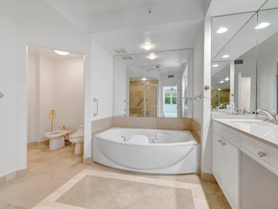 500 SE Mizner Boulevard, Boca Raton, FL 33432