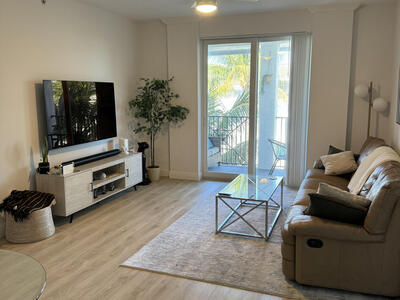 250 NE 3rd Avenue, Delray Beach, FL 33444