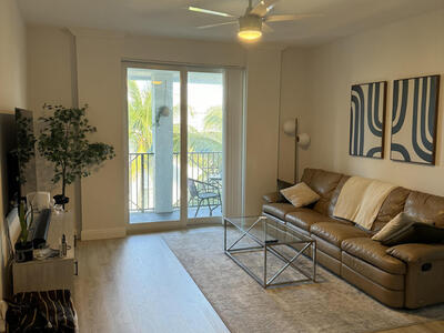 250 NE 3rd Avenue, Delray Beach, FL 33444