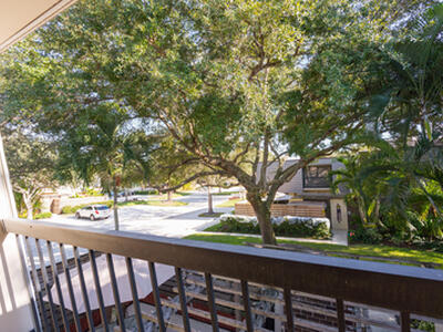 130 1st Terrace, Palm Beach Gardens, FL 33418