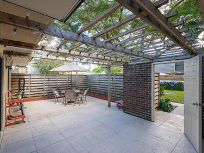 130 1st Terrace, Palm Beach Gardens, FL 33418