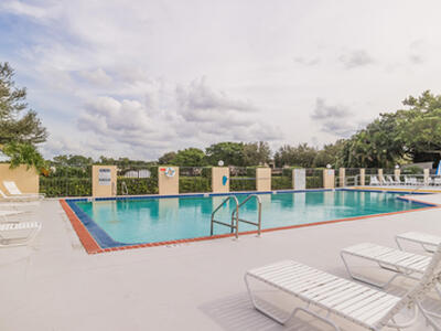 130 1st Terrace, Palm Beach Gardens, FL 33418