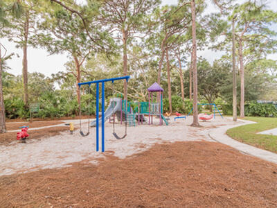 130 1st Terrace, Palm Beach Gardens, FL 33418