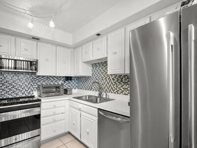 3000 Presidential Way, West Palm Beach, FL 33401