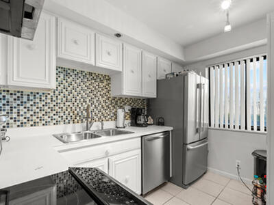 3000 Presidential Way, West Palm Beach, FL 33401