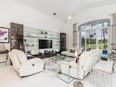 8270 Spyglass Drive, West Palm Beach, FL 33412