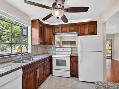 5040 Rose Hill Drive, Boynton Beach, FL 33437