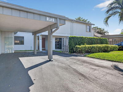 372 Deer Creek Wildwood Lane E, Deerfield Beach, FL 33442
