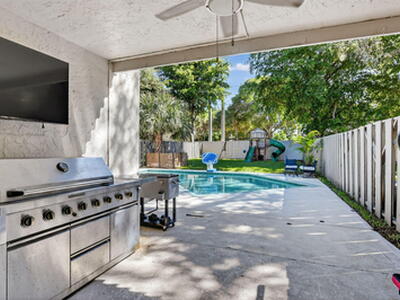 372 Deer Creek Wildwood Lane E, Deerfield Beach, FL 33442