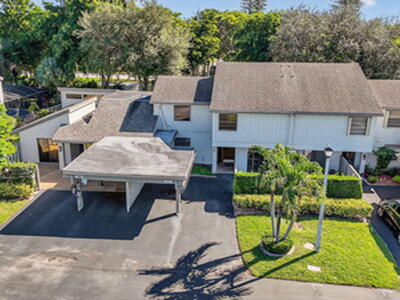 372 Deer Creek Wildwood Lane E, Deerfield Beach, FL 33442