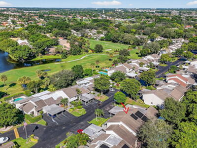 372 Deer Creek Wildwood Lane E, Deerfield Beach, FL 33442