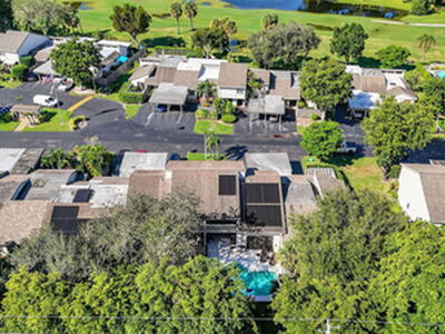 372 Deer Creek Wildwood Lane E, Deerfield Beach, FL 33442