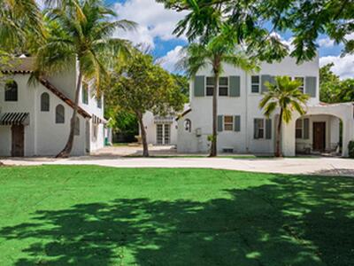 717 Forest Hill Boulevard