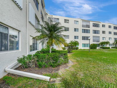 6768 10th Avenue, Lake Worth, FL 33467