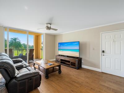 135 Yacht Club Way, Hypoluxo, FL 33462