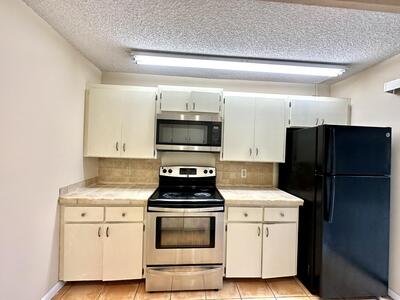 805 8th Way, West Palm Beach, FL 33407