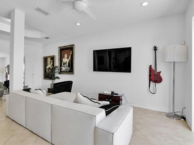 4020 Murano Bay Drive, Boynton Beach, FL 33435