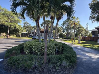 203 SE Camelot Gardens Boulevard, Port Saint Lucie, FL 34952