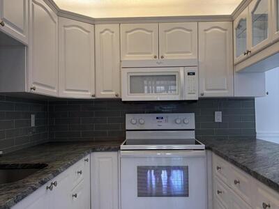 203 SE Camelot Gardens Boulevard, Port Saint Lucie, FL 34952