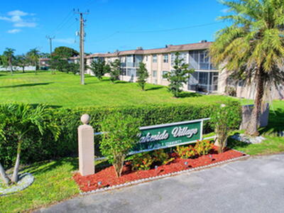 702 Lori Drive, Palm Springs, FL 33461