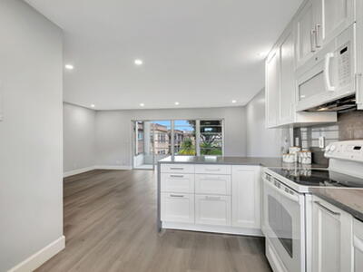 702 Lori Drive, Palm Springs, FL 33461