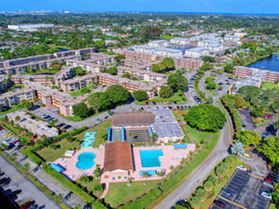 702 Lori Drive, Palm Springs, FL 33461