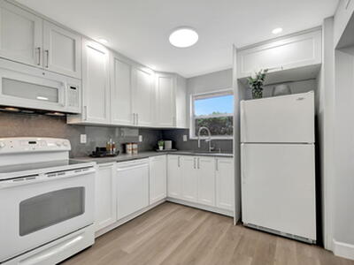 702 Lori Drive, Palm Springs, FL 33461