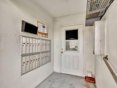 162 Coventry G, West Palm Beach, FL 33417