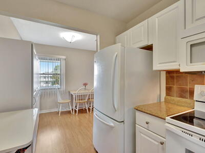 162 Coventry G, West Palm Beach, FL 33417