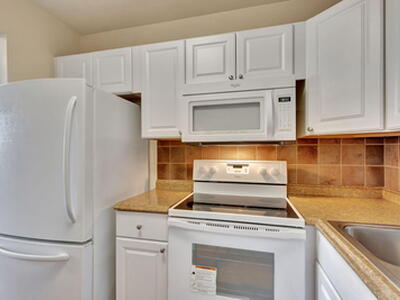 162 Coventry G, West Palm Beach, FL 33417