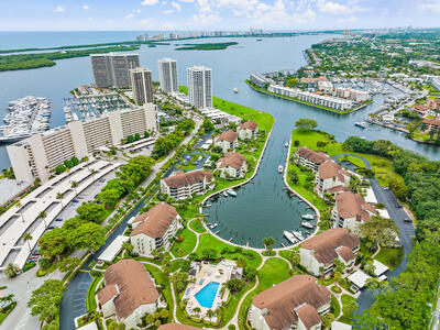 1141 Marine Way E, North Palm Beach, FL 33408