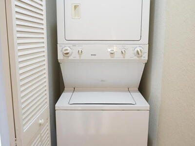 883 Millbrae Court, West Palm Beach, FL 33401