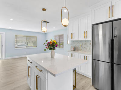 902 SW 17 Street, Boynton Beach, FL 33426