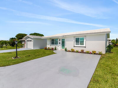 902 SW 17 Street, Boynton Beach, FL 33426