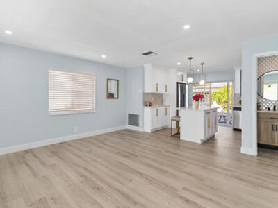 902 SW 17 Street, Boynton Beach, FL 33426