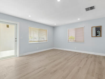 902 SW 17 Street, Boynton Beach, FL 33426