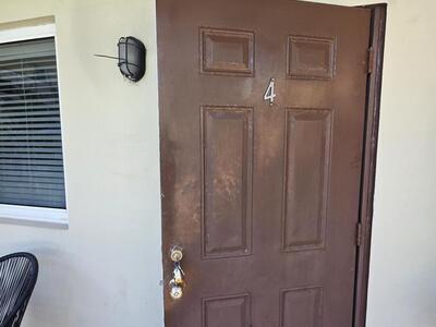 100 Cascade Lane, Palm Beach Shores, FL 33404