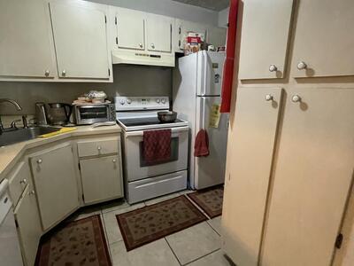 812 Sky Pine Way, Greenacres, FL 33415