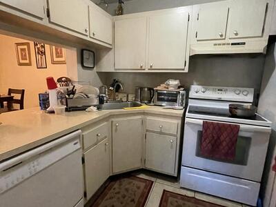 812 Sky Pine Way, Greenacres, FL 33415