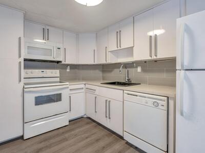 300 Bayview Drive, Sunny Isles Beach, FL 33160