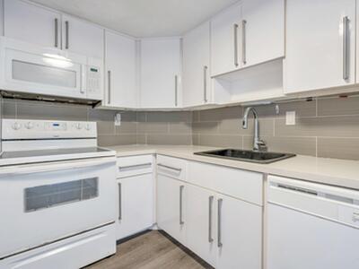 300 Bayview Drive, Sunny Isles Beach, FL 33160