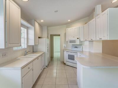 923 Magdalena Road, Palm Beach Gardens, FL 33410