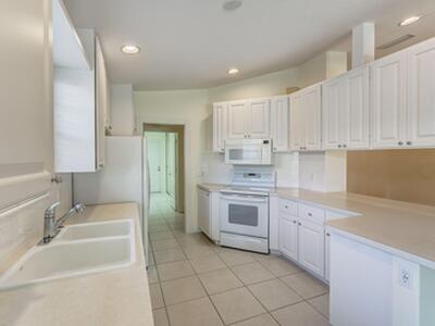 923 Magdalena Road, Palm Beach Gardens, FL 33410